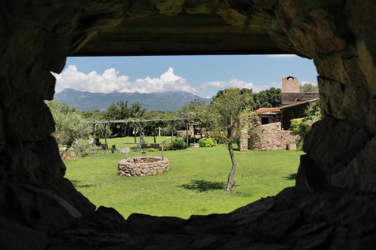 Domaine Pozzo Di Mastri Hotel & Spa Фигари Экстерьер фото