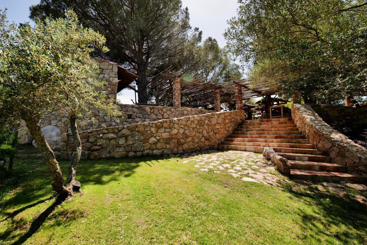 Domaine Pozzo Di Mastri Hotel & Spa Фигари Экстерьер фото