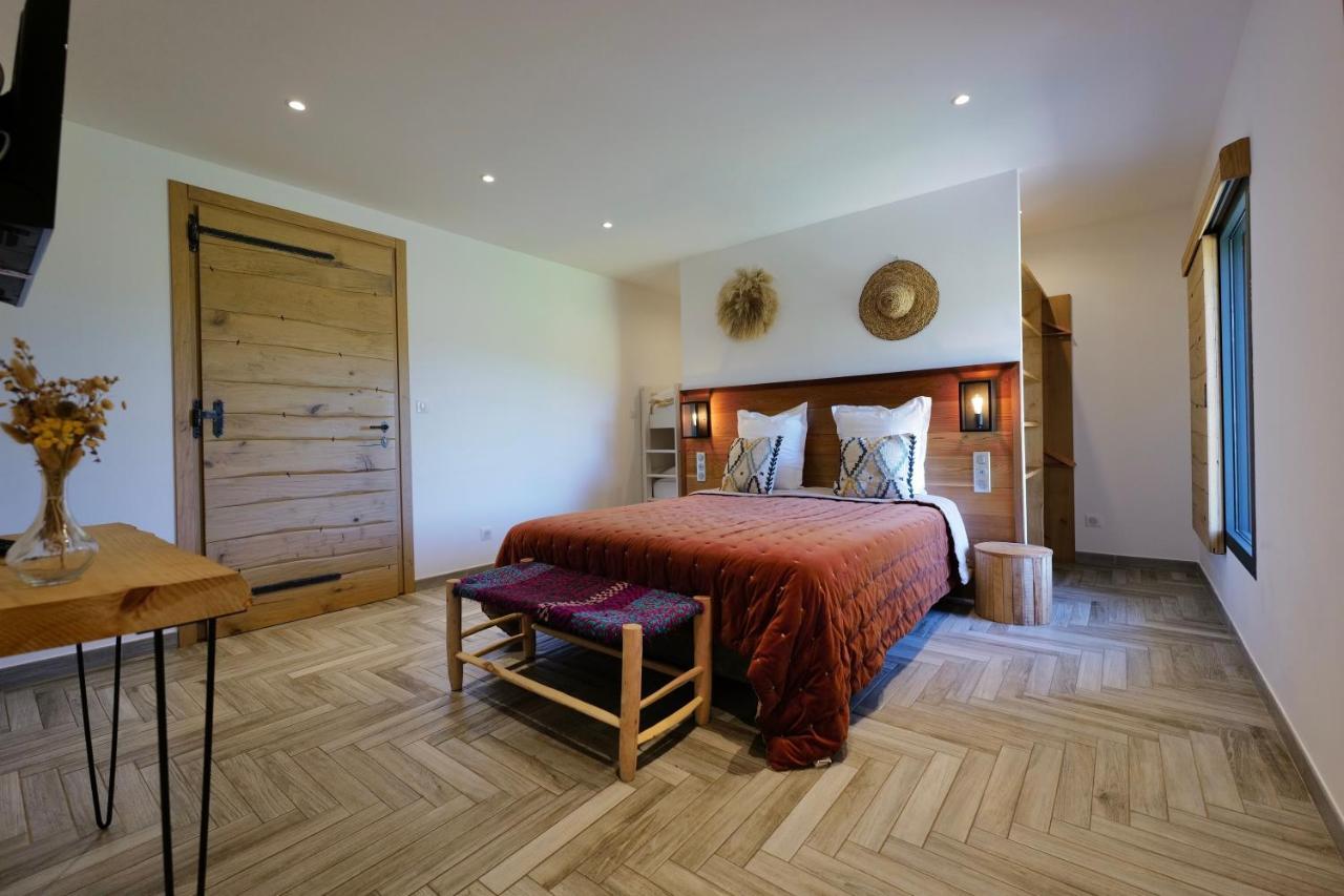 Domaine Pozzo Di Mastri Hotel & Spa Фигари Экстерьер фото